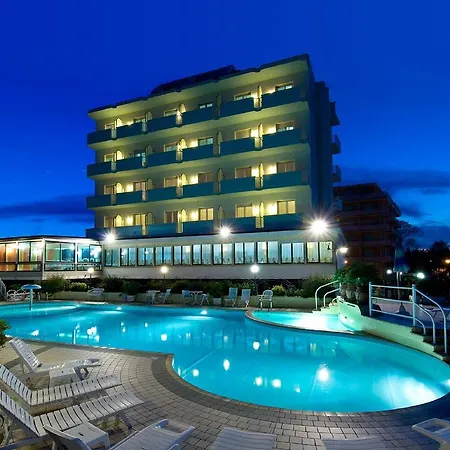 Strand Colorado Hotel