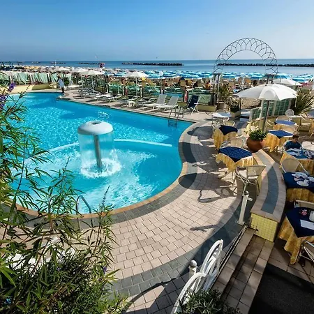 Strand Colorado Hotel 3*