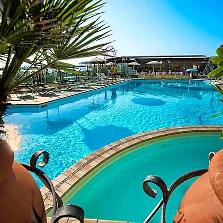 Colorado Hotel 3*